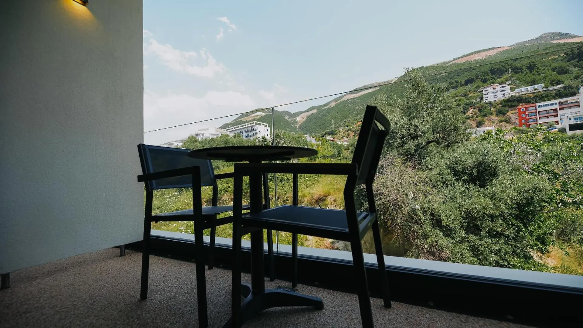 Magnus Hotel فلورا