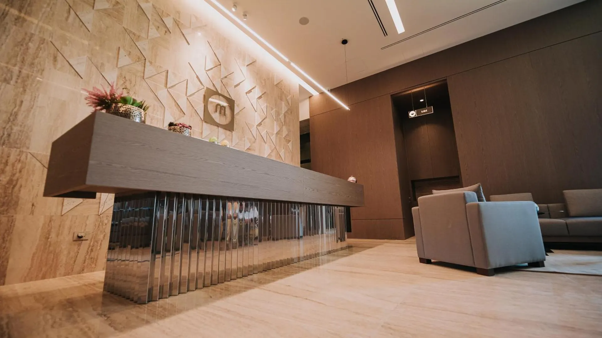 Magnus Hotel فلورا
