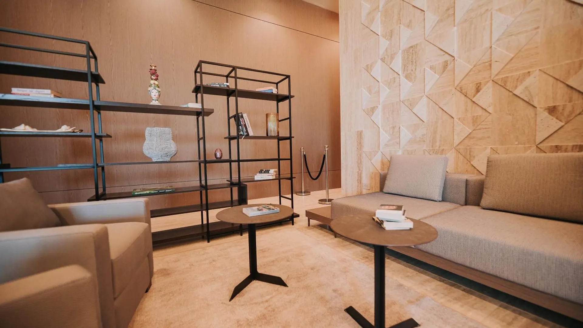 Magnus Hotel Vlorë 4*,  阿尔巴尼亚