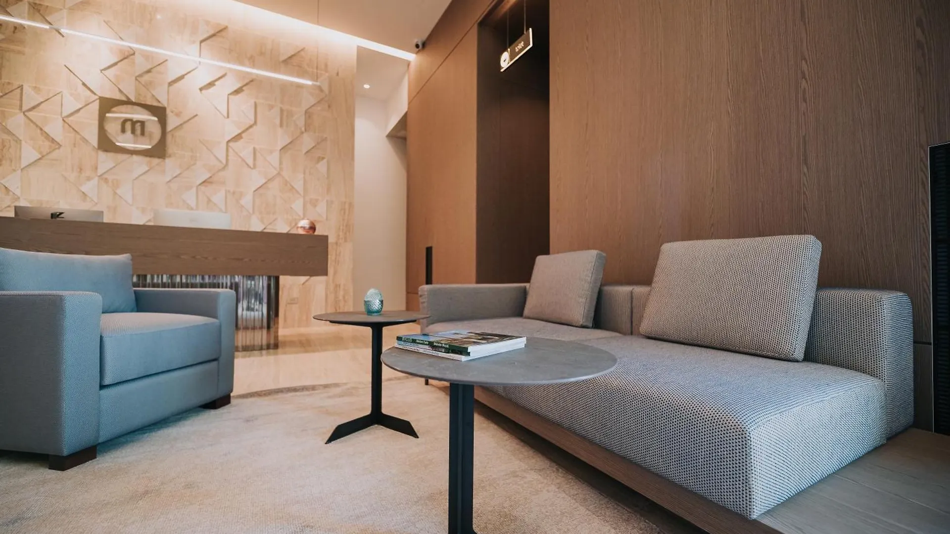 Magnus Hotel فلورا 4*,