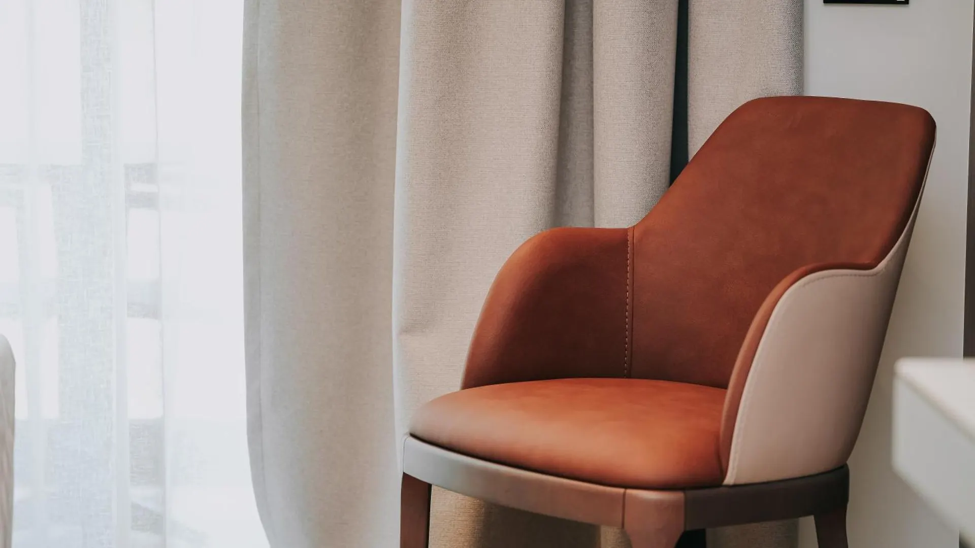 Magnus Hotel فلورا