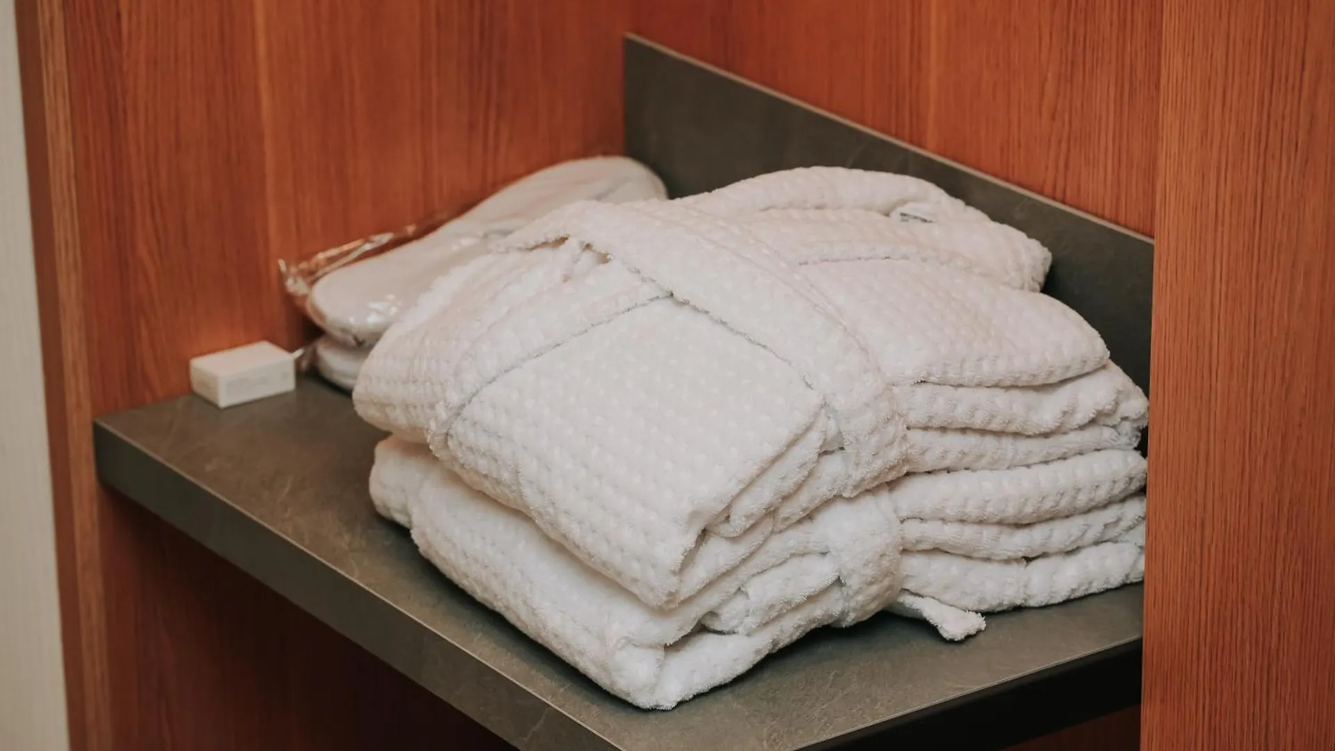Magnus Hotel Vlorë 4*,  阿尔巴尼亚