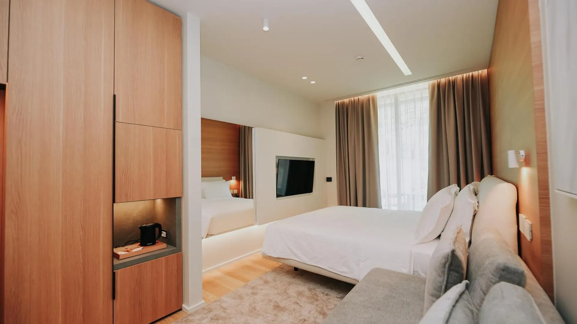 Magnus Hotel Vlorë 4*,