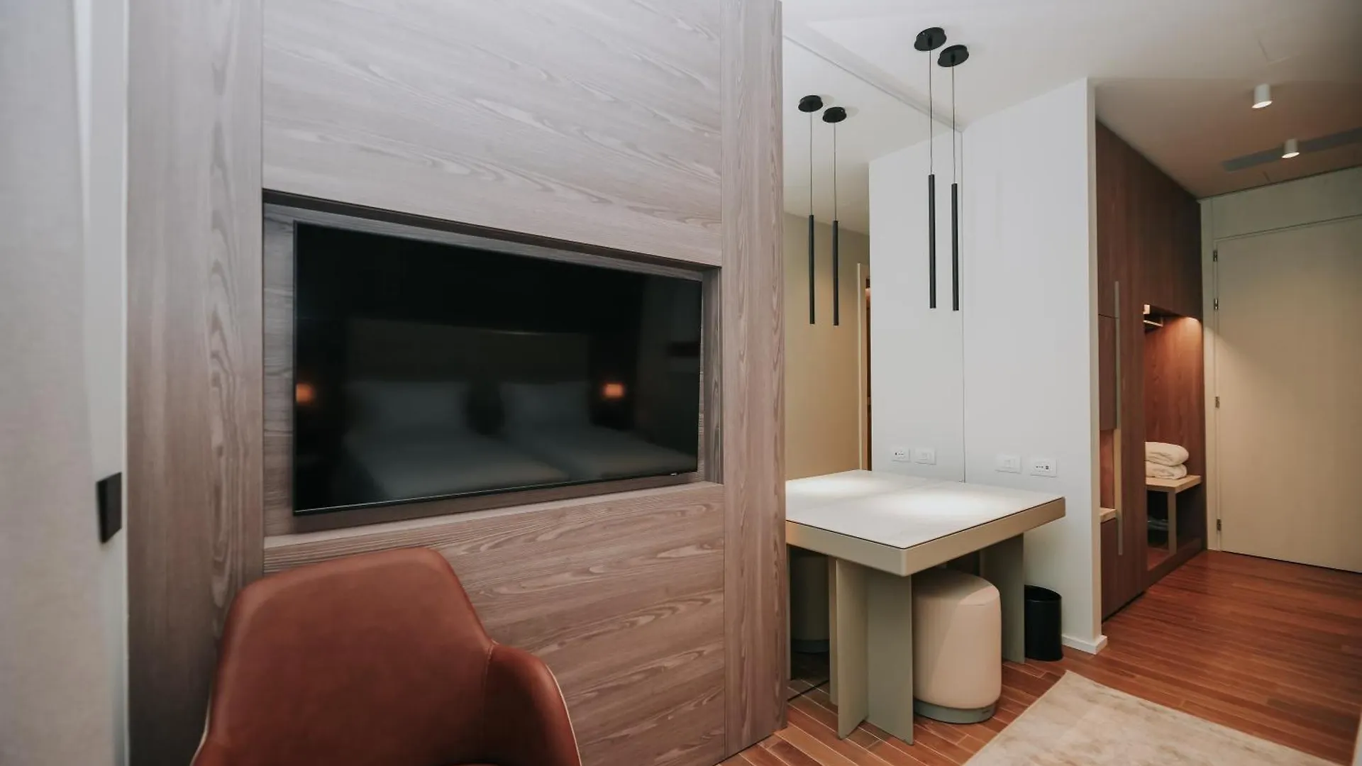 Magnus Hotel فلورا
