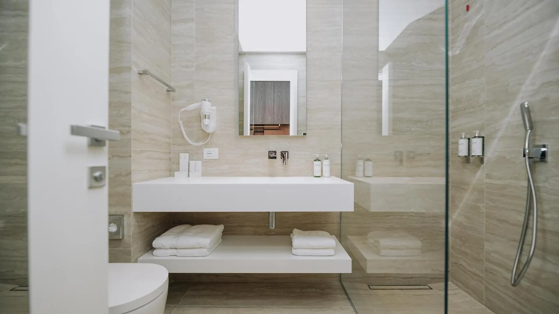 Magnus Hotel Vlora