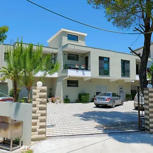 Vila Celaj *** Vlorë